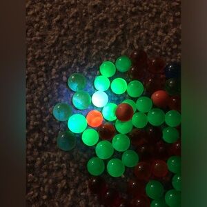 50 Vintage Marbles UV Reactive Green Orange Swirl, Glows 365 Nm Light